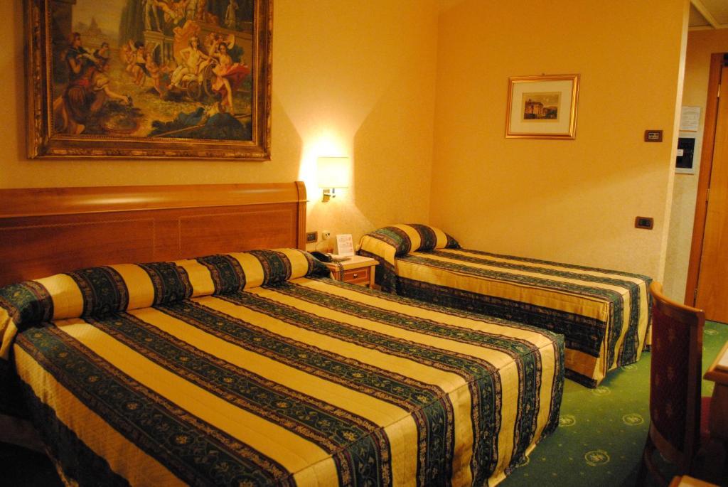 Colonna Hotel Frascati Cameră foto